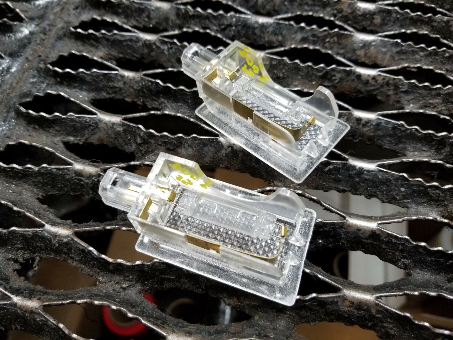 12 13 14 15 16 17 Chrysler 300 Interior Trunk Light Lamp 2pcs OEM 43k Miles