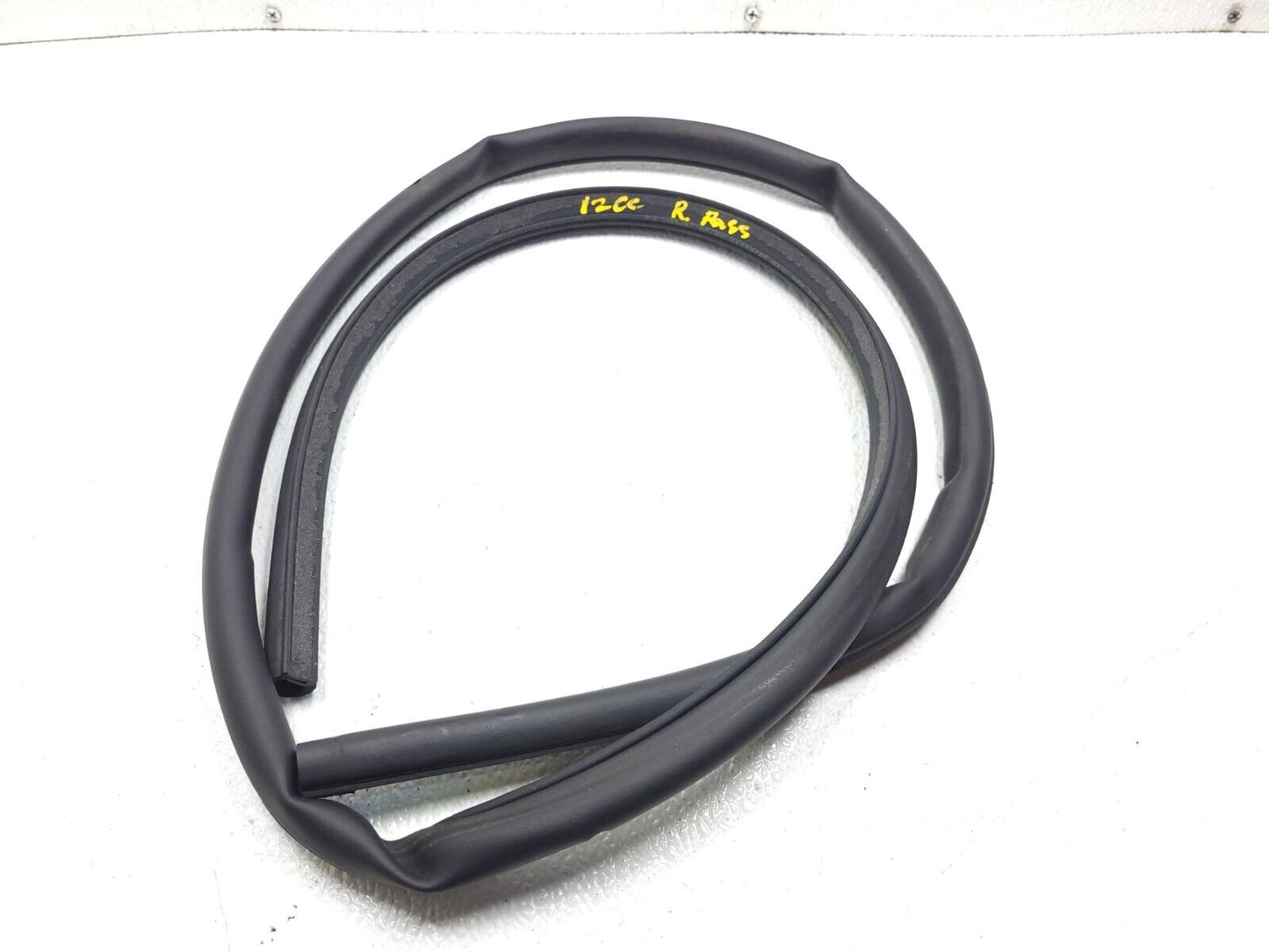 09 10 11 12 Volkswagen Cc Door Weatherstrip Seal Rear Right Passenger Side OEM