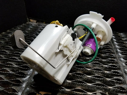 17 18 19 20 Cadillac Xt5 3.6l Fuel Pump 84074257 OEM 34k