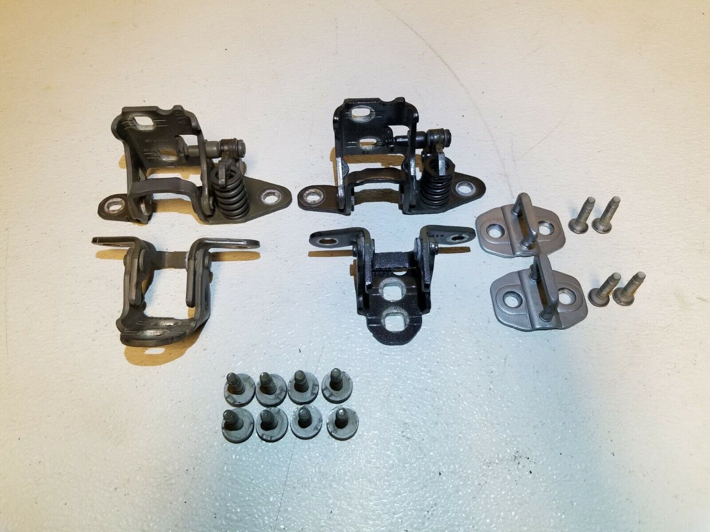 12 13 14 15 16 Jeep Patriot Right Passenger Side Door Hinge W/ Striker OEM 56k