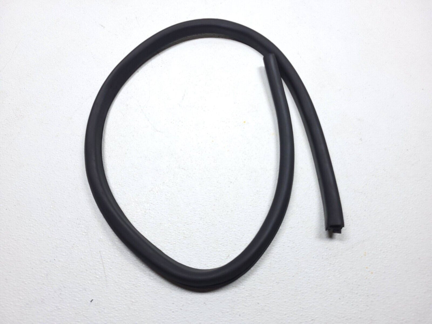 09 10 11 12 Volkswagen Cc Door Weatherstrip Seal Front Right Passenger Side OEM