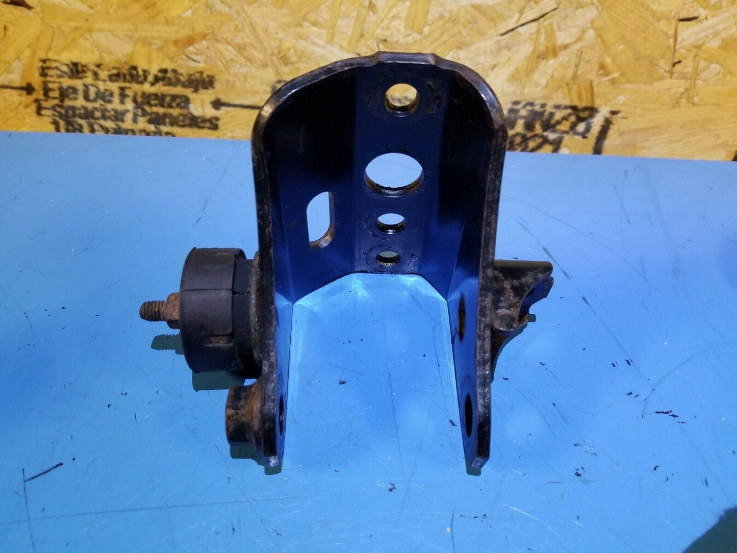 11 12 13 14 15 Lexus CT200h Transmission Mount Bracket OEM