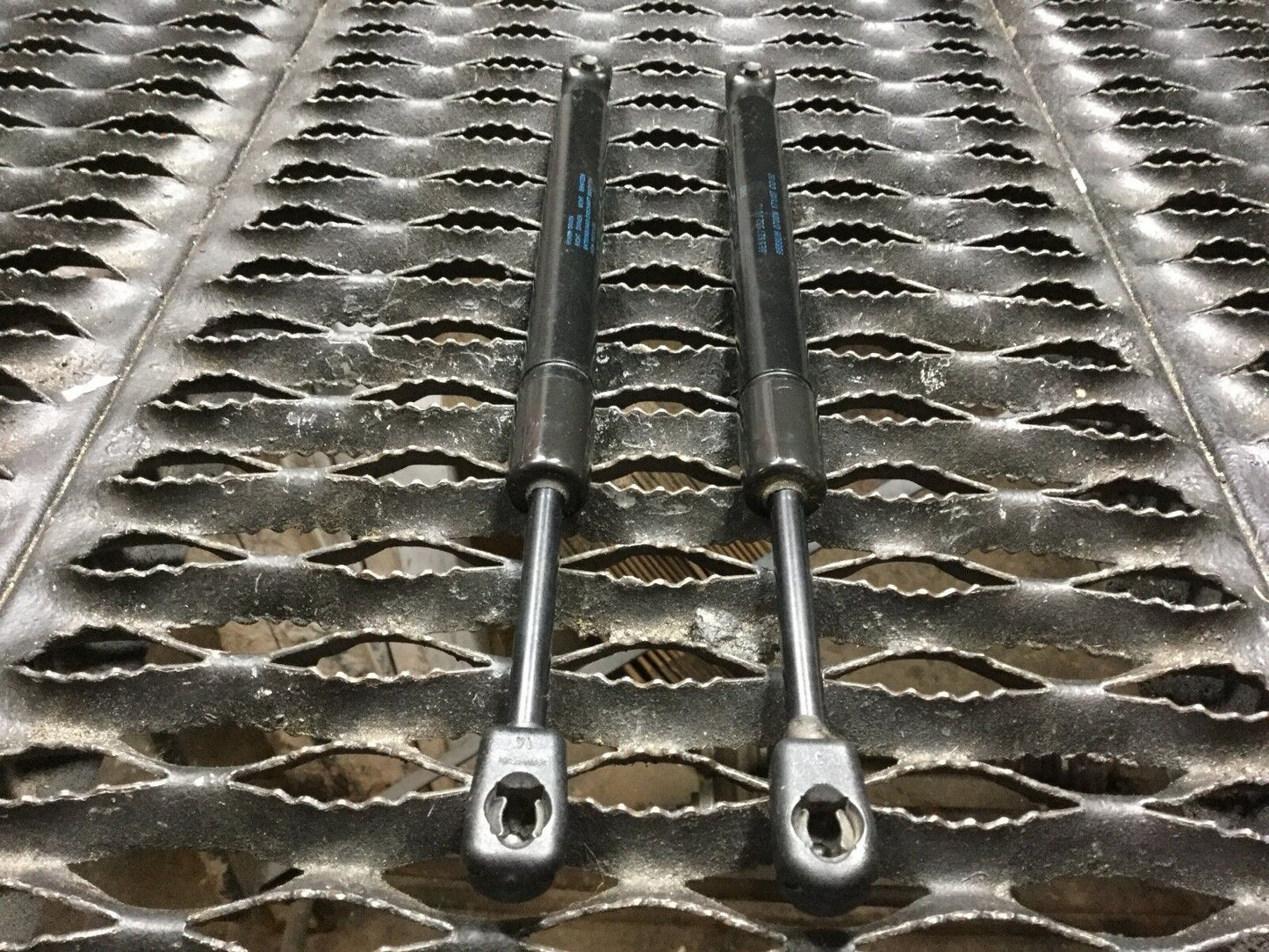 04 05 06 07 08 Audi A4 Sedan Rear Trunk Shock Strut Support Left Right 2pcs OEM