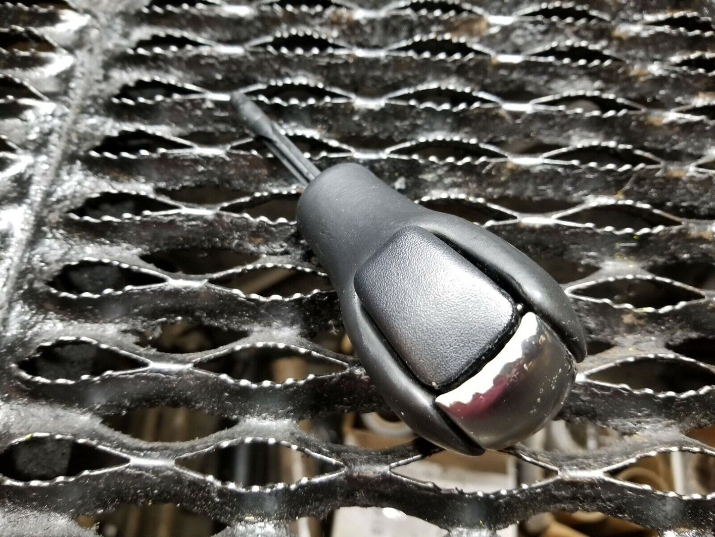 06 07 08 09 10 BMW 650i E63 Gear Shifter Knob OEM