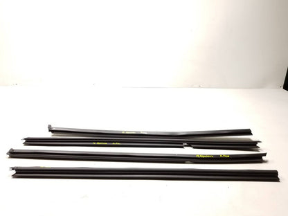 18 19 20 21 Chevrolet Equinox Door Window Weatherstrip Slot Seal 4pcs OEM