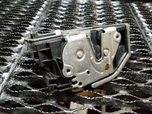 06 07 08 09 10 BMW 650i E63 Door Lock Latch Actuator Passenger Side Right OEM