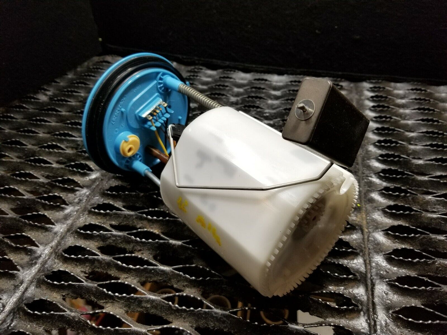 15 16 17 18 VW Jetta Fuel Pump OEM 30k