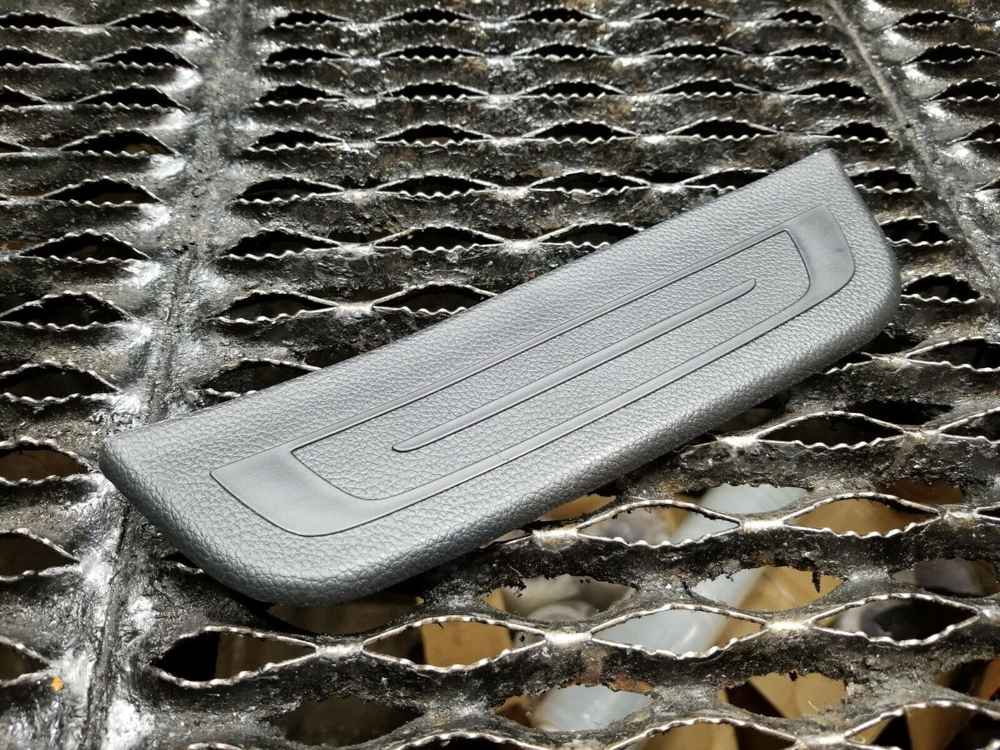14 15 16 17 Hyundai Elantra Gt Interior Rear Sill Plate Right Passenger Side OEM