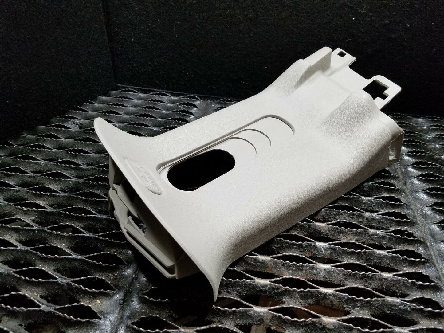 14 2014 Dodge Grand Caravan Rear Upper B Pillar Trim Cover Right Pass Side OEM