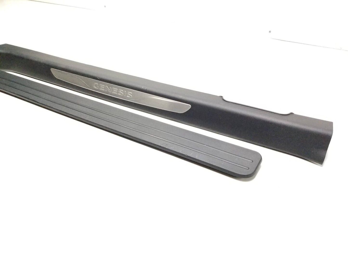 2013 - 2016 Hyundai Genesis Front Door Sill Scuff Plate Trim Driver Left 2pc OEM