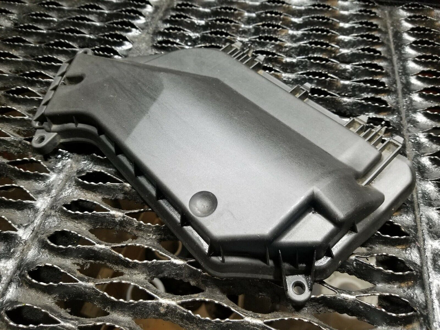 12 13 14 15 Audi A4 2.0l Engine Control Module Housing Upper Cover OEM