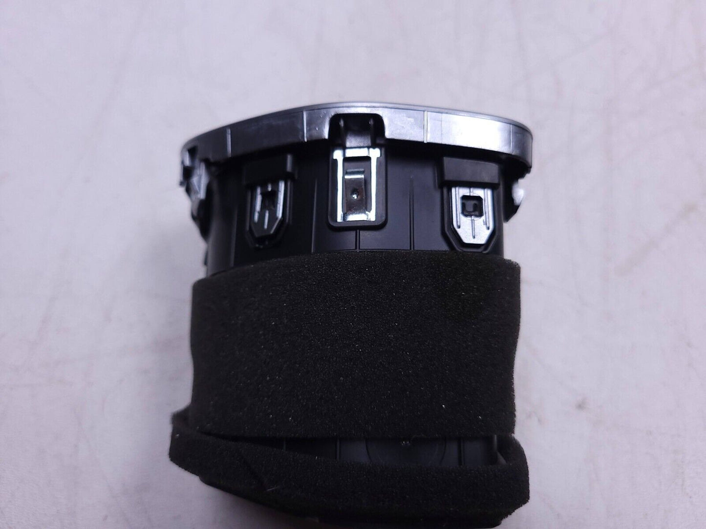 20 21 22 Hyundai Venue Dash Air Vent Right Passenger Side OEM