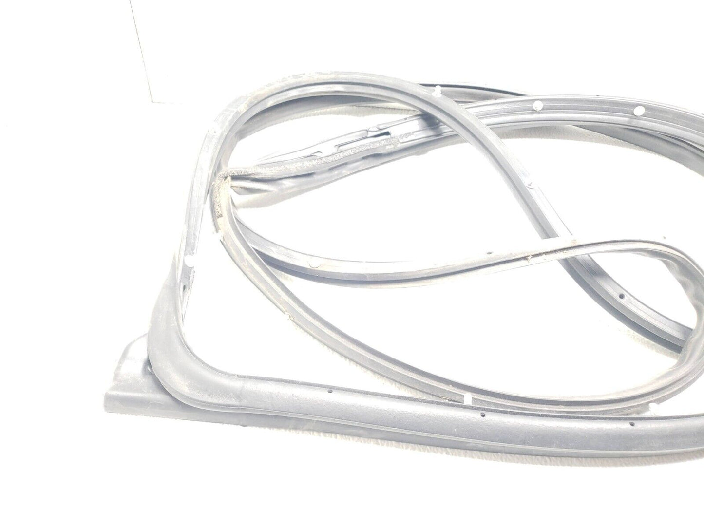 11 12 13 14 Nissan Juke Front Door Weather Strip Seal Passenger Side Right OEM