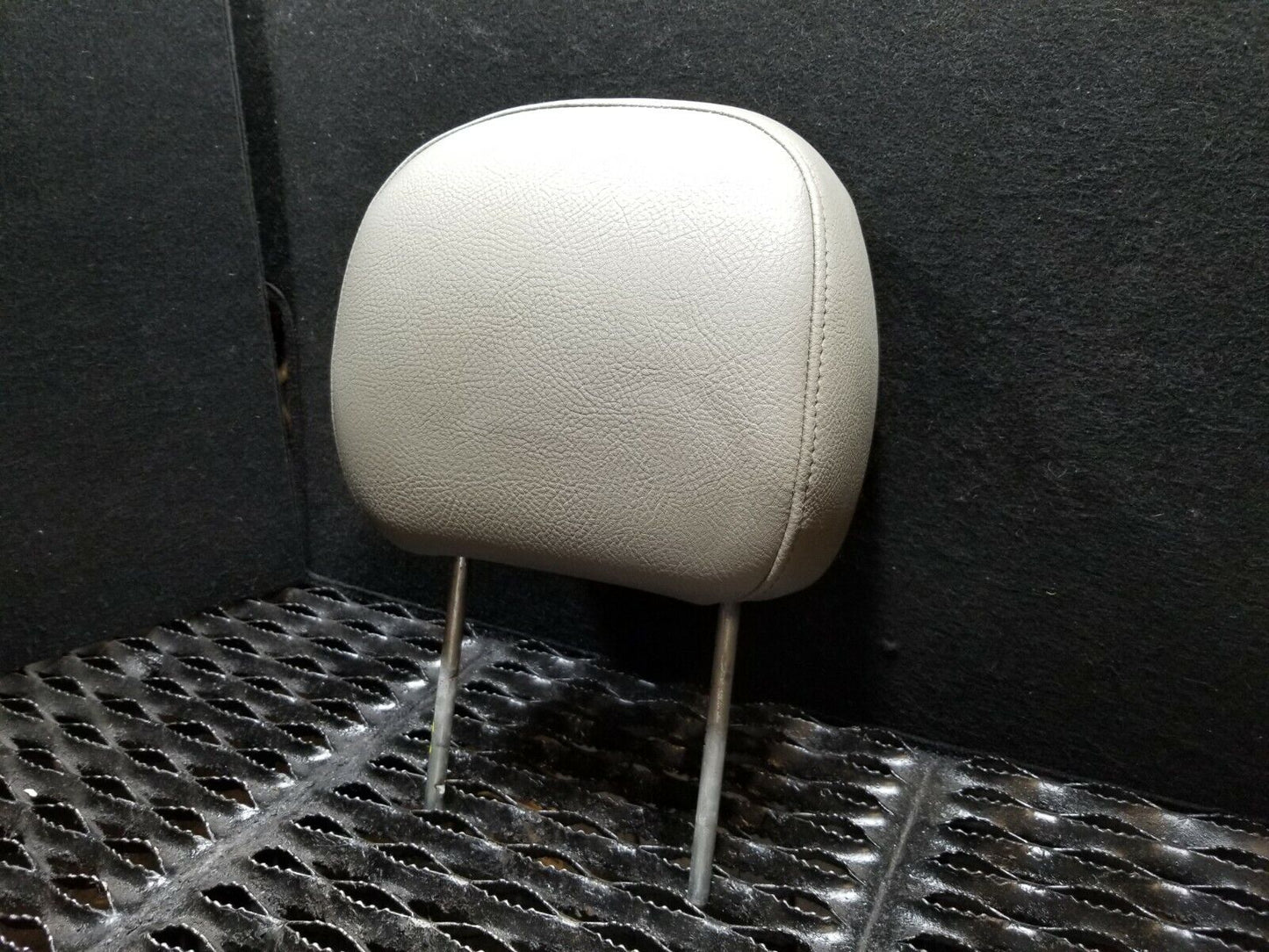 04 05 06 Chrysler Sebring Convertible Front Pass Seat Headrest Head Rest OEM