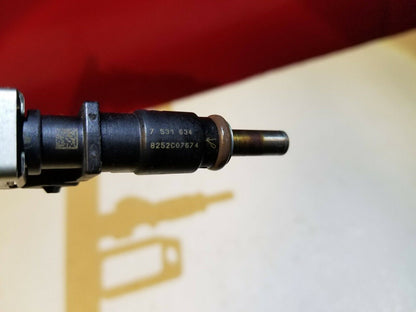 07 08 09 10 BMW E60 528i Fuel Rail W/ Injectors OEM N52