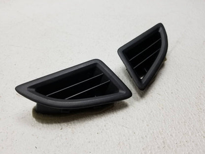 14 15 16 17 Hyundai Elantra Gt Dash Side Defroster Air Vent Pair OEM