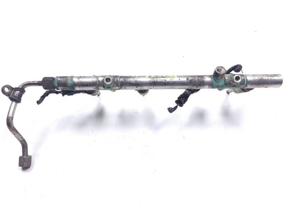 14-17 Volkswagen Passat Fuel  Rail Injection W/ Injectors 1.8t OEM