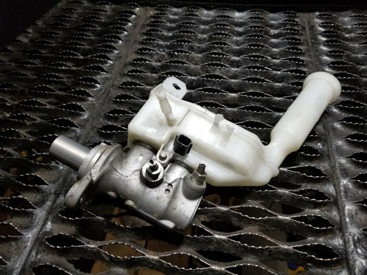 16 17 18 19 Nissan Sentra Brake Master Cylinder OEM 49k
