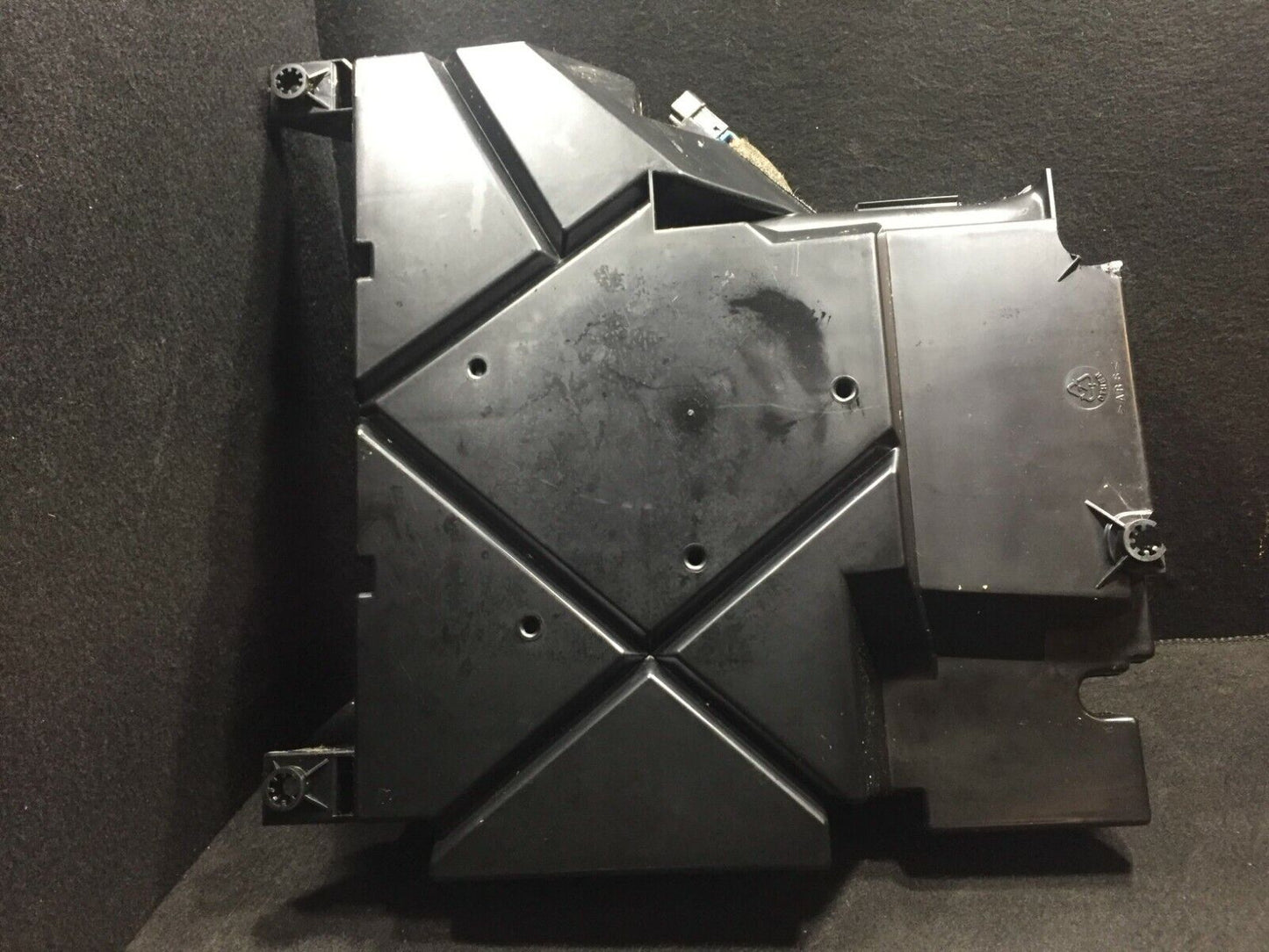 99 00 01 02 03 Mercedes W163 Audio Sound System Subwoofer Box Assembly OEM D34