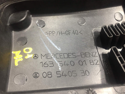 98 99 00 01 Mercedes W163 Ml320 Fuse Relay Box Cover OEM D34
