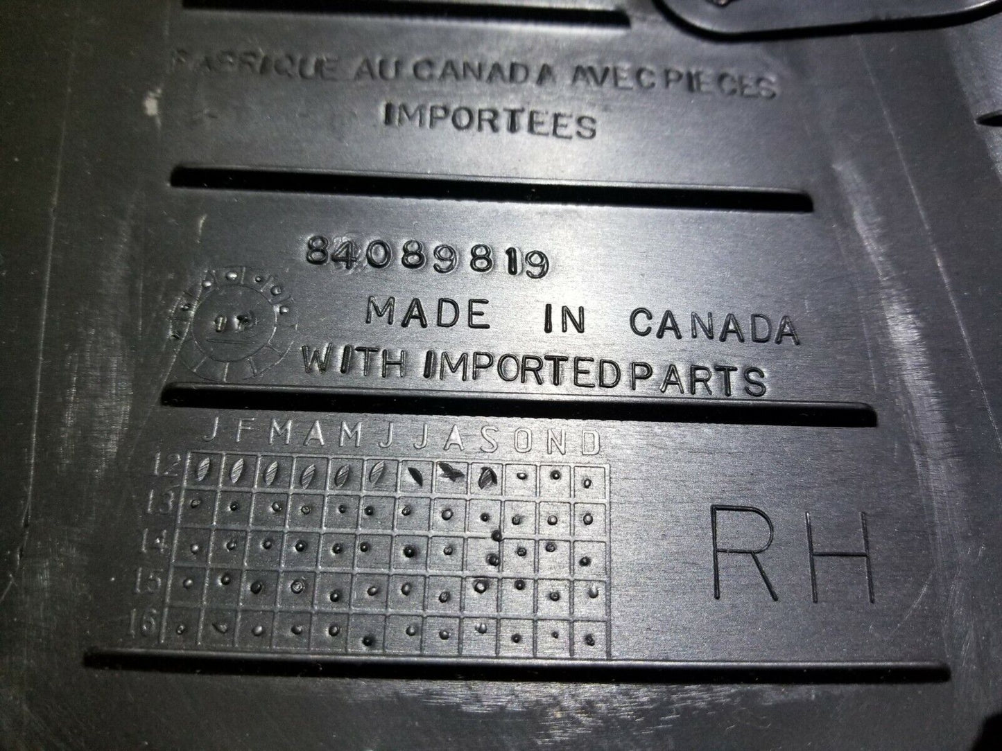 15 16 17 18 Chevrolet Impala Center Upper B Pillar Trim Right Passenger Side OEM