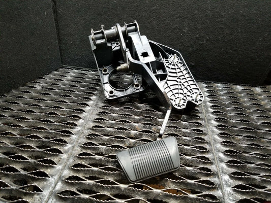 14 2014 Dodge Grand Caravan Brake Stop Pedal OEM