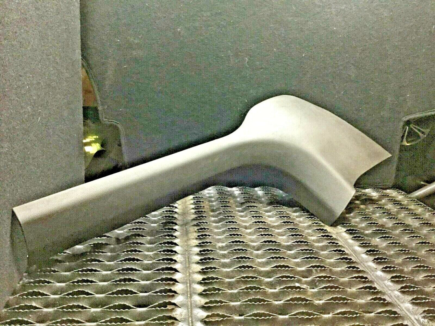 11 12 13 14 15 Chevrolet Cruze Front Right Passenger Side Scuff Plate Trim OEM