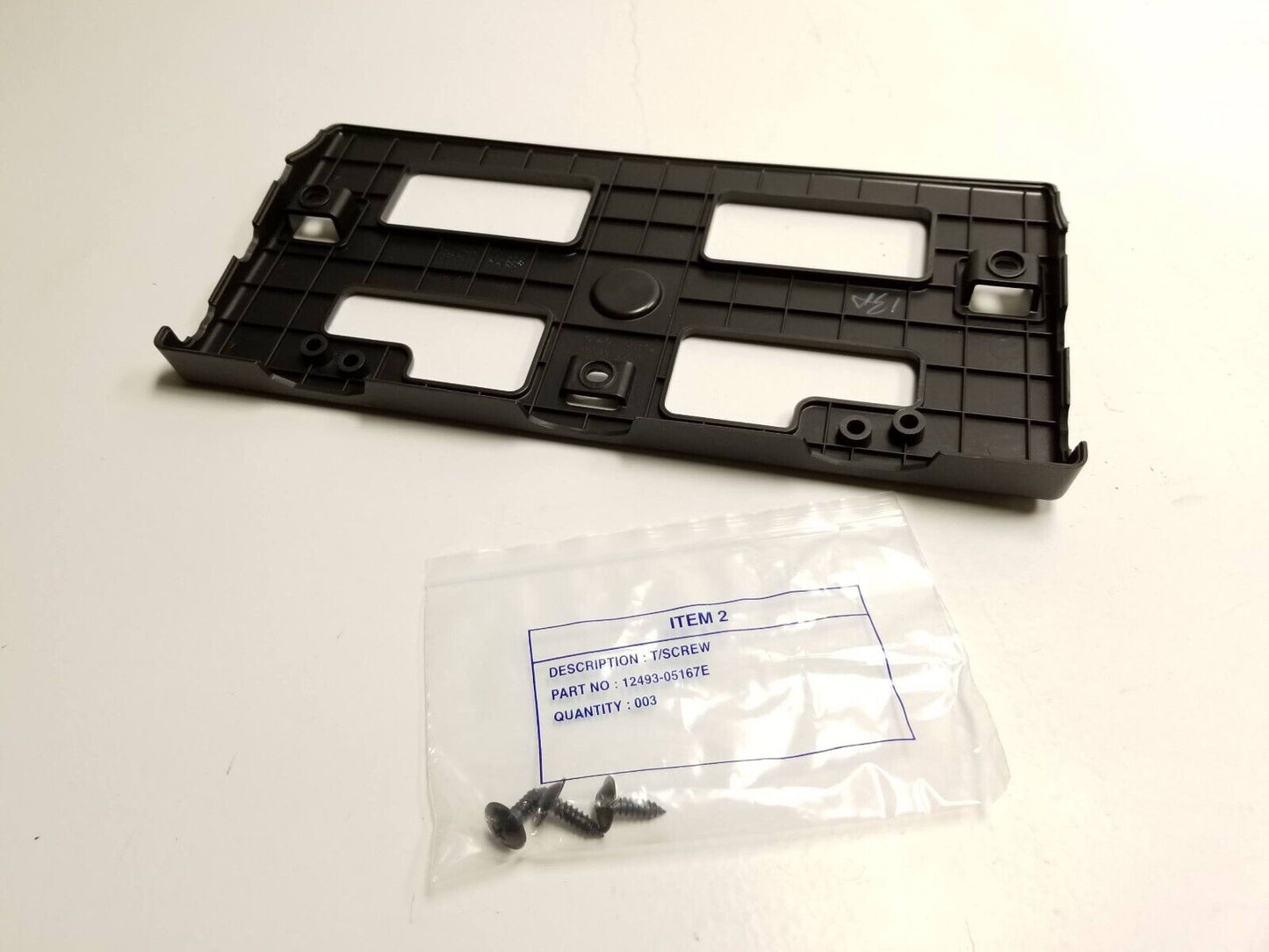 18-21 Hyundai Kona Front Bumper License Plate Holder Bracket OEM 29k Miles