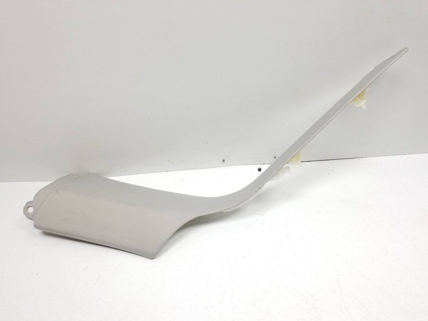 06 07 08 09 10 11 Mercedes Ml500 Rear C Pillar Trim Cover Right Pass Side OEM