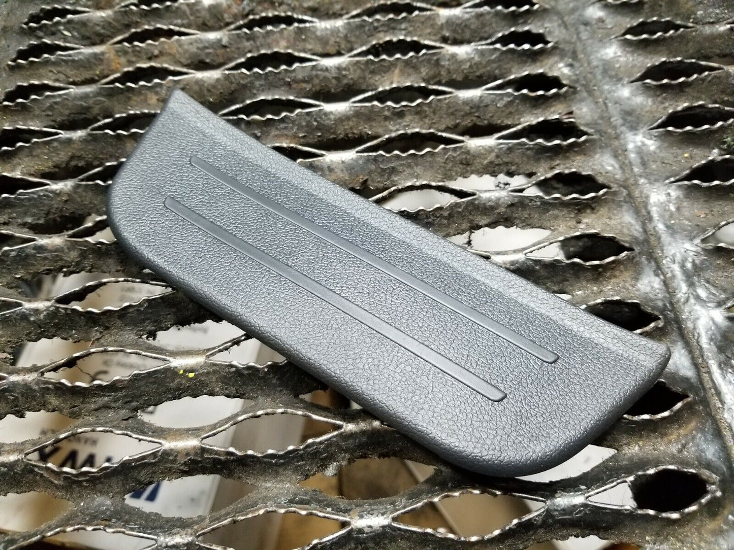 12 13 14 15 16 Hyundai Veloster Rear Right Pass Door Scuff Step Sill Plate OEM