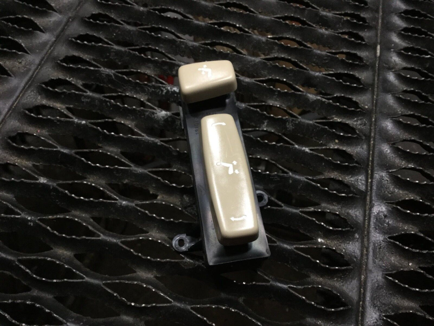 98 99 00 01 02 03 04 05 Lexus GS300 Front Left Driver Seat Switch Control OEM