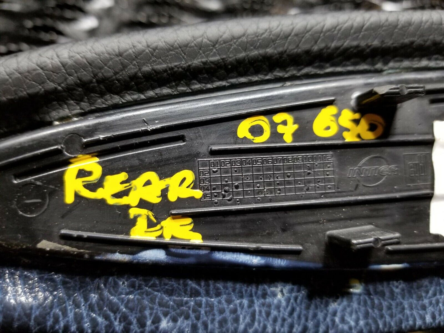 06 07 08 09 10 BMW 650i E63 Rear Armrest Cover Driver Side Left 7115488 OEM