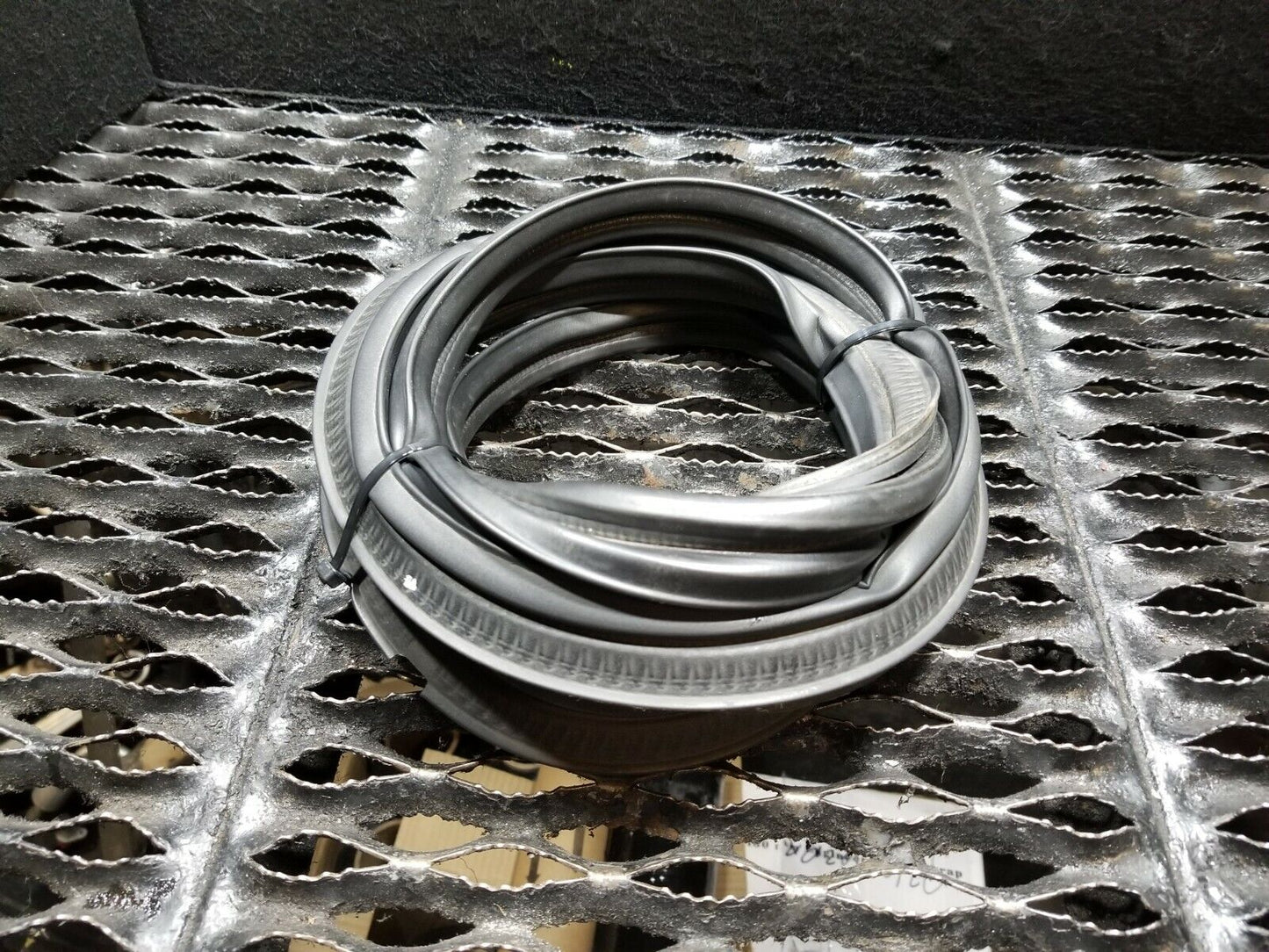 13 14 15 16 Scion Fr-s Trunk Weatherstrip Seal OEM