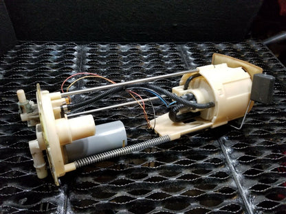 04 05 06 07 Infiniti QX56 Fuel Pump OEM
