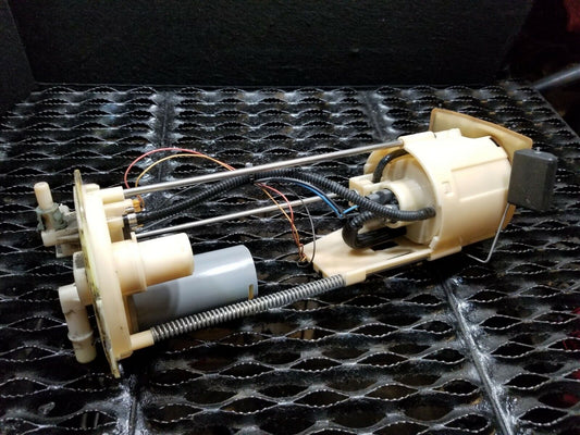04 05 06 07 Infiniti QX56 Fuel Pump OEM