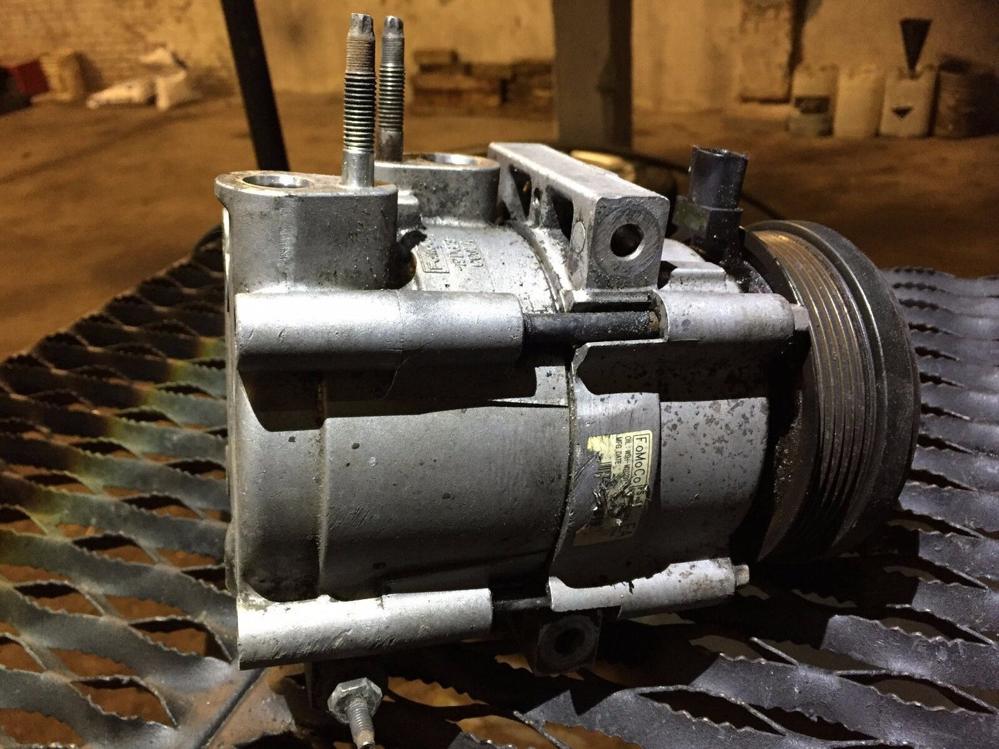 03 04 05 Ford Expedition AC A/c Compressor OEM
