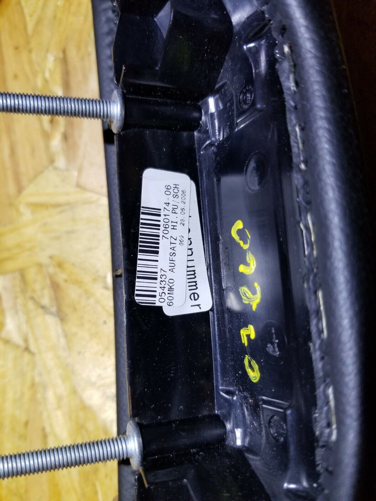 04 05 06 07 BMW 530xi E60 Center Console Arm Rest Armrest Rear Cover OEM
