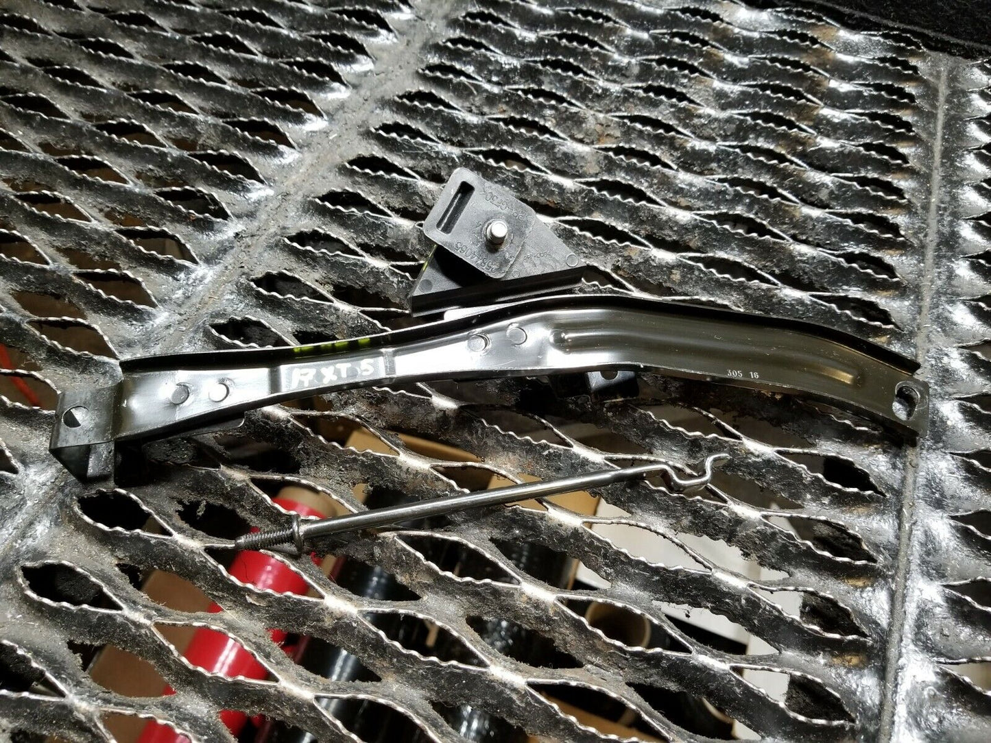 17 18 19 20 Cadillac Xt5 Battery Tray  OEM