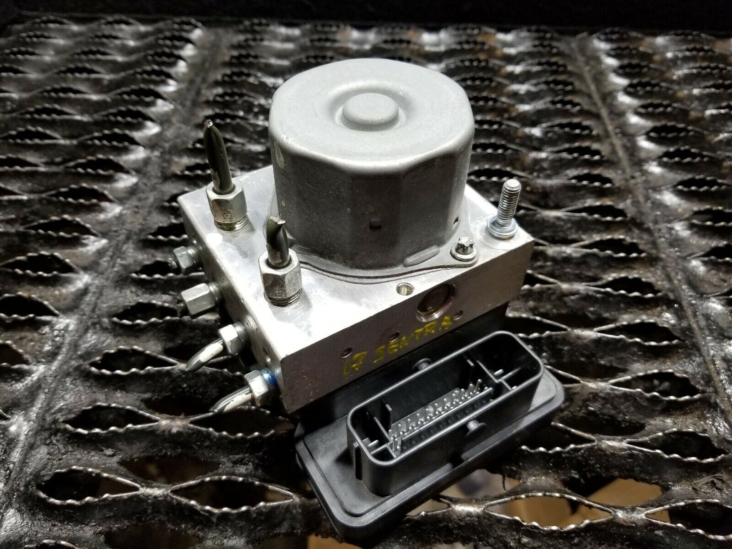 16 17 18 Nissan Sentra ABS Anti Lock Brake Pump OEM 40k