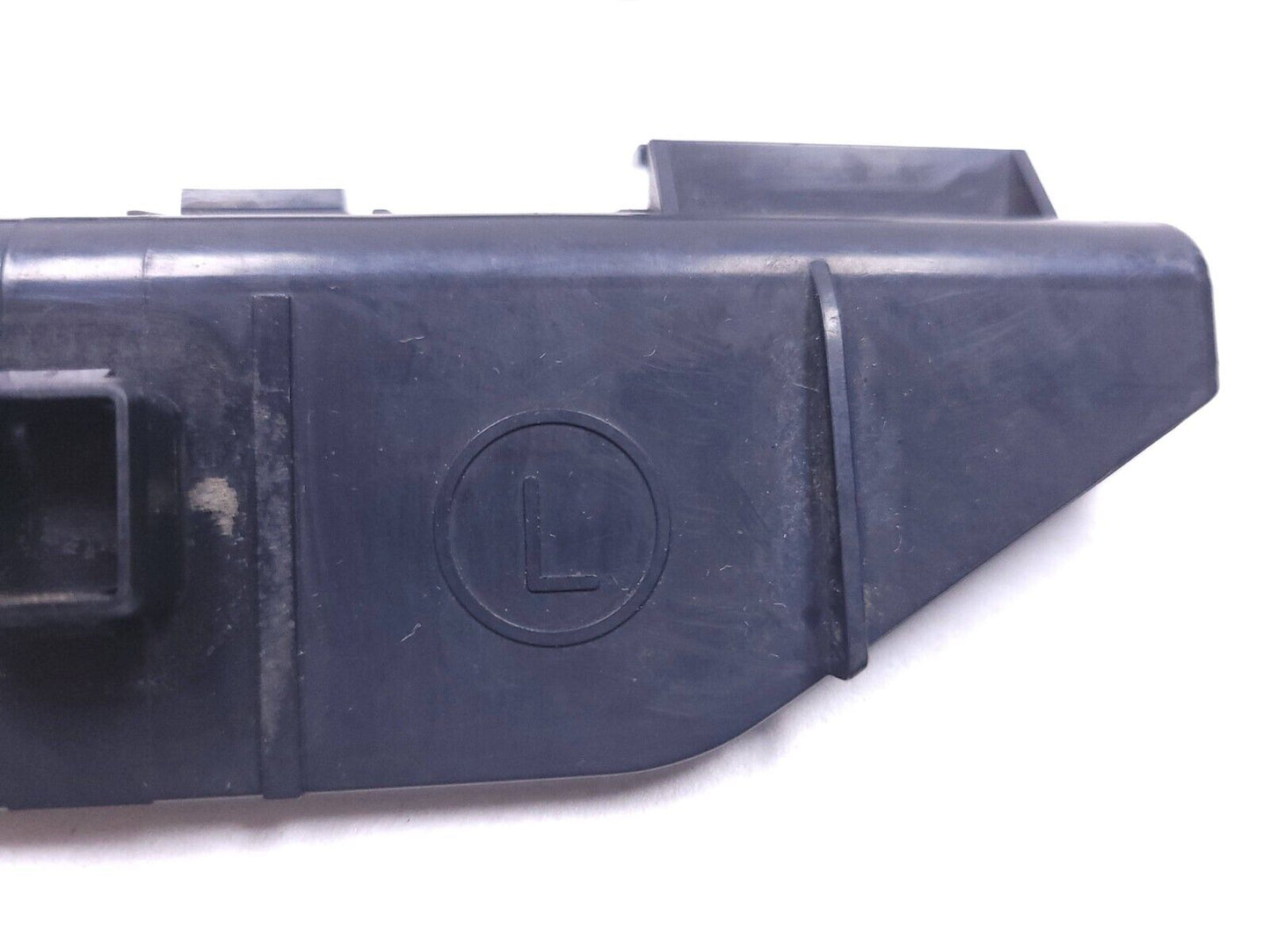 03 - 08 Toyota Corolla Rear Bumper Bracket Left & Right Pair OEM