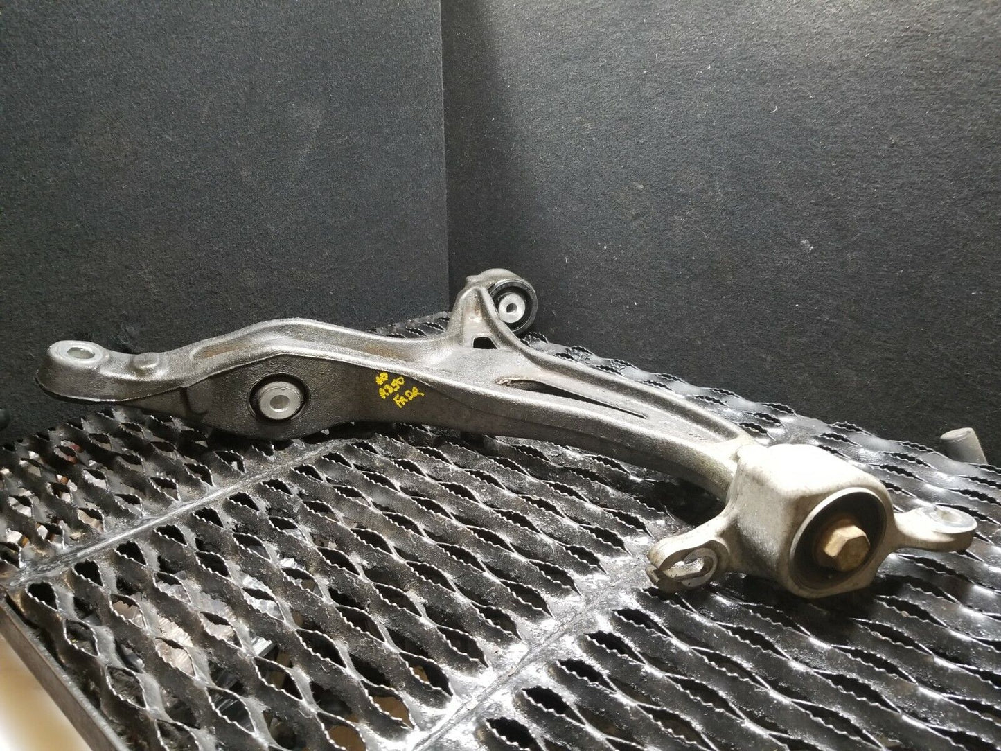07 08 09 10 Mercedes R350 Front Left Driver Side Lower Control Arm OEM