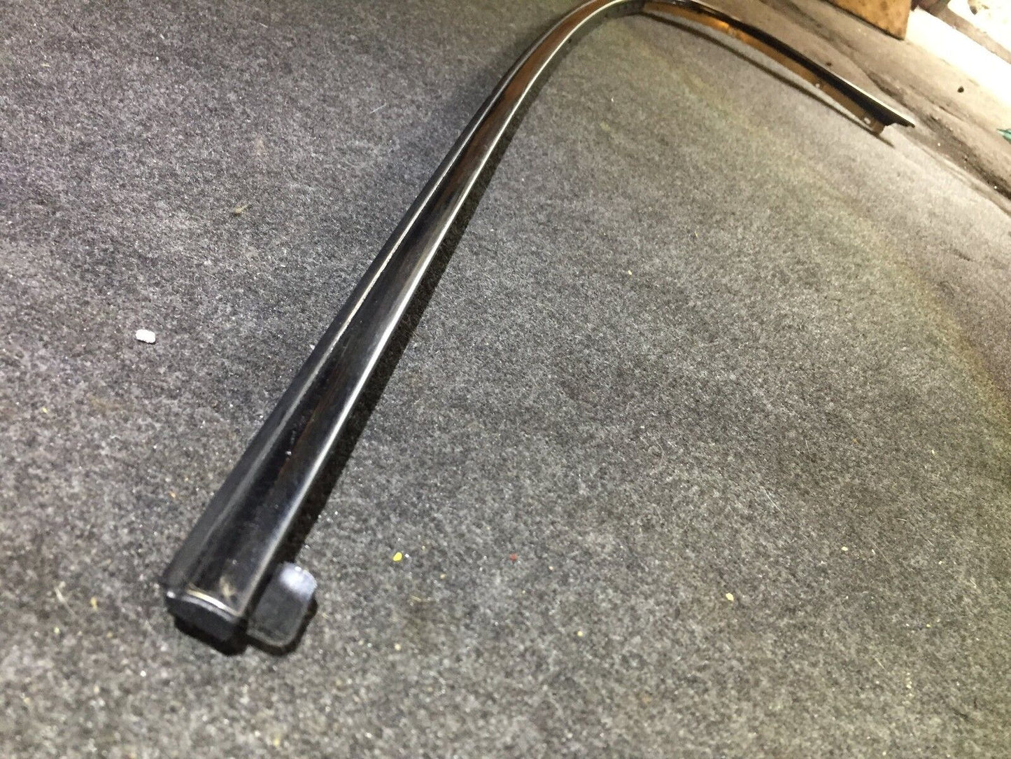04 -11 Lincoln Town Car Front Left Door Exterior Frame Trim Bezel OEM