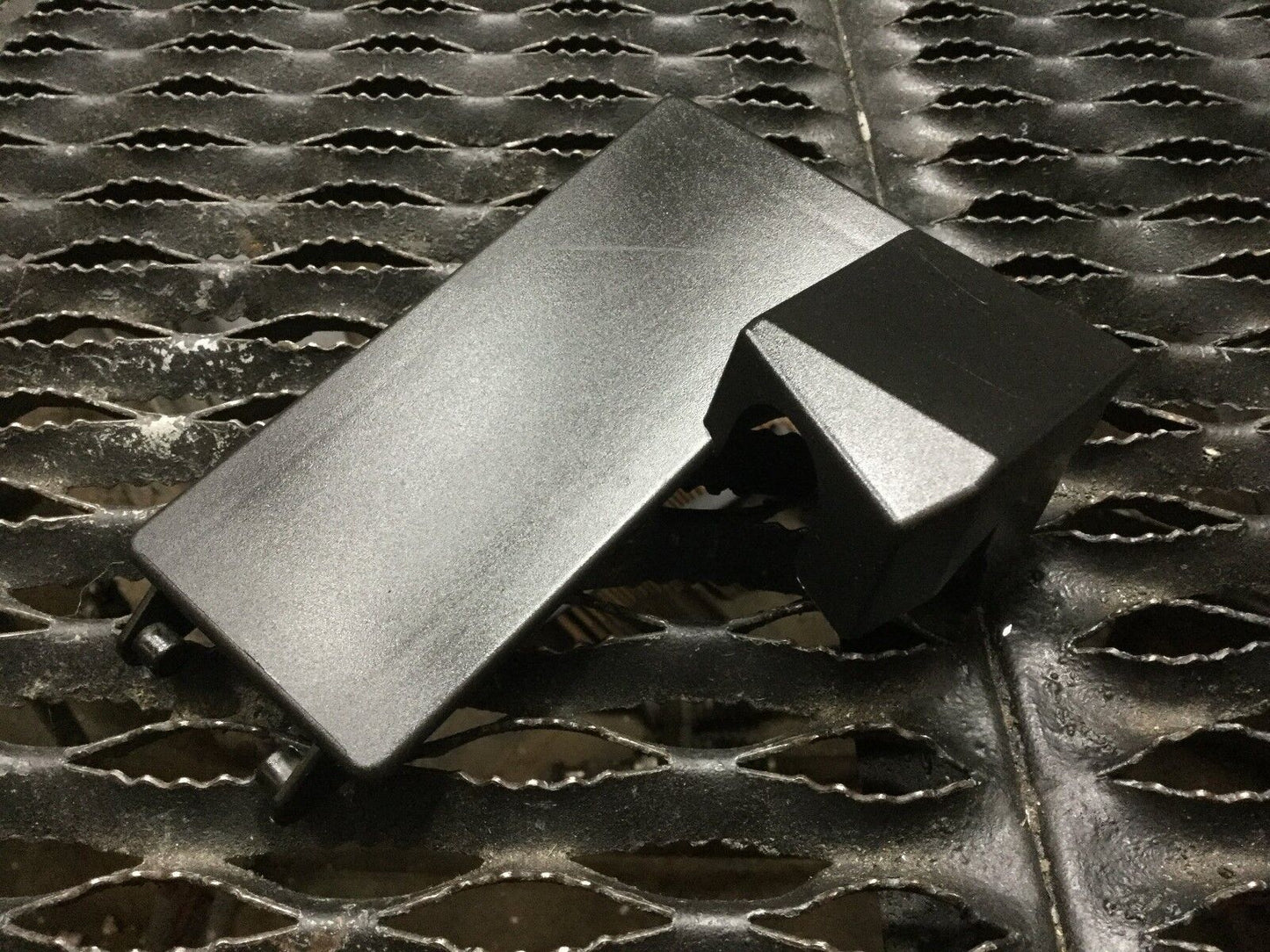 05 06 07 08 Audi A4  Front Right Seat Wire Connector Cover OEM