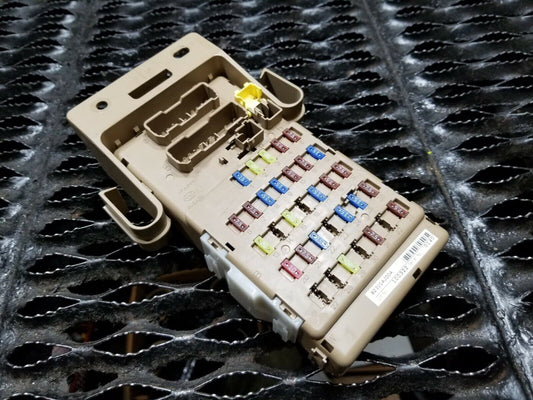 10 11 12 13 14 Subaru Legacy 2.5 At Interior Fuse Box 82201aj00a OEM