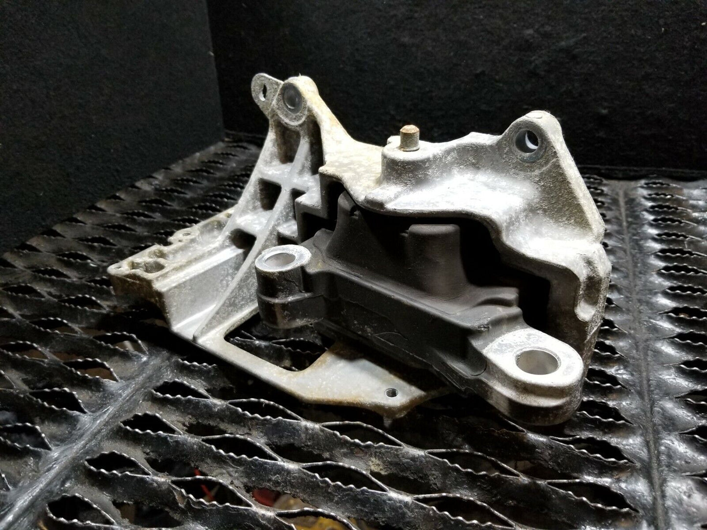 11 12 13 14 Nissan Juke Engine Mount Driver Side OEM