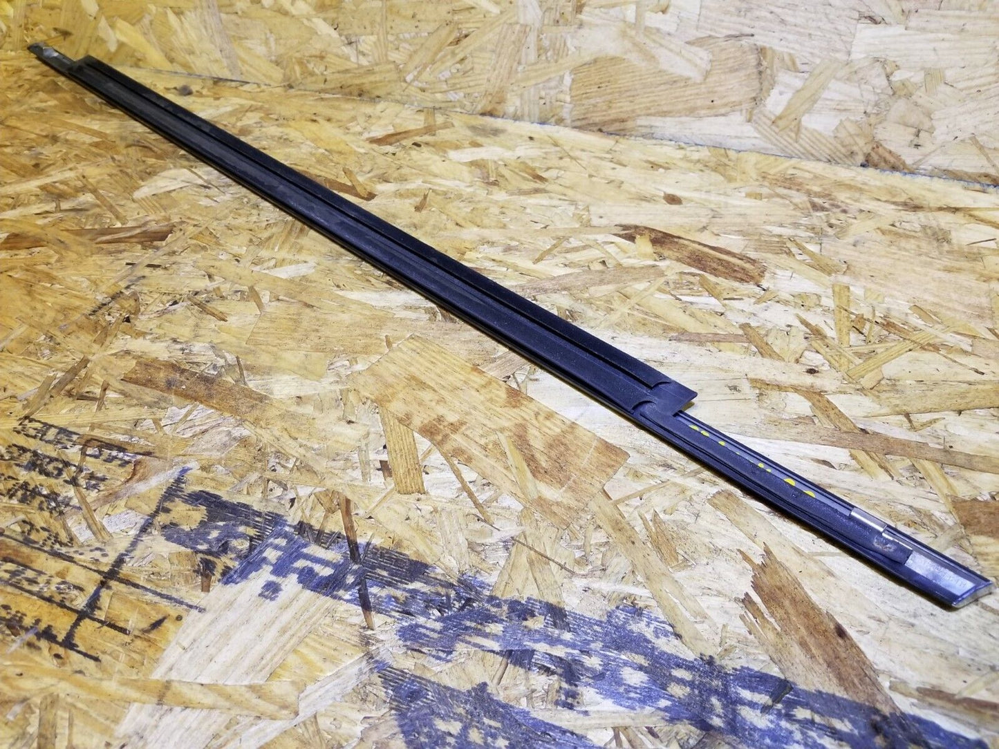 07 08 09 10 11 12 GMC Acadia Rear Left Driver Side Window Sweep Belt Molding OEM