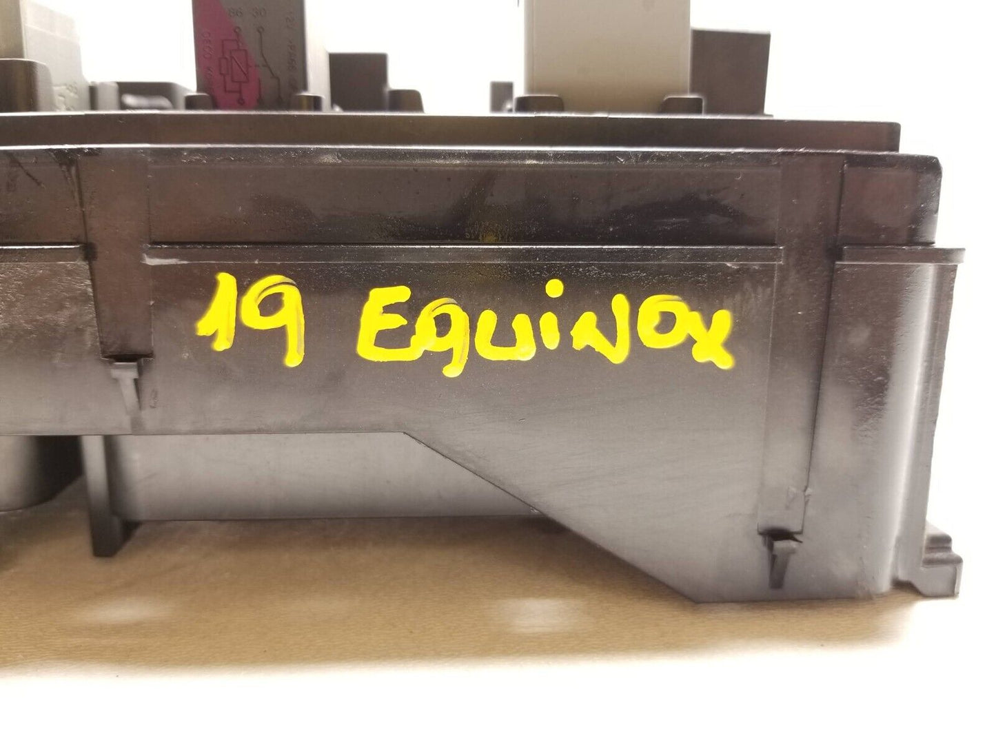 18 19 20 21 Chevrolet Equinox Fuse Box 15514069 1.5l OEM