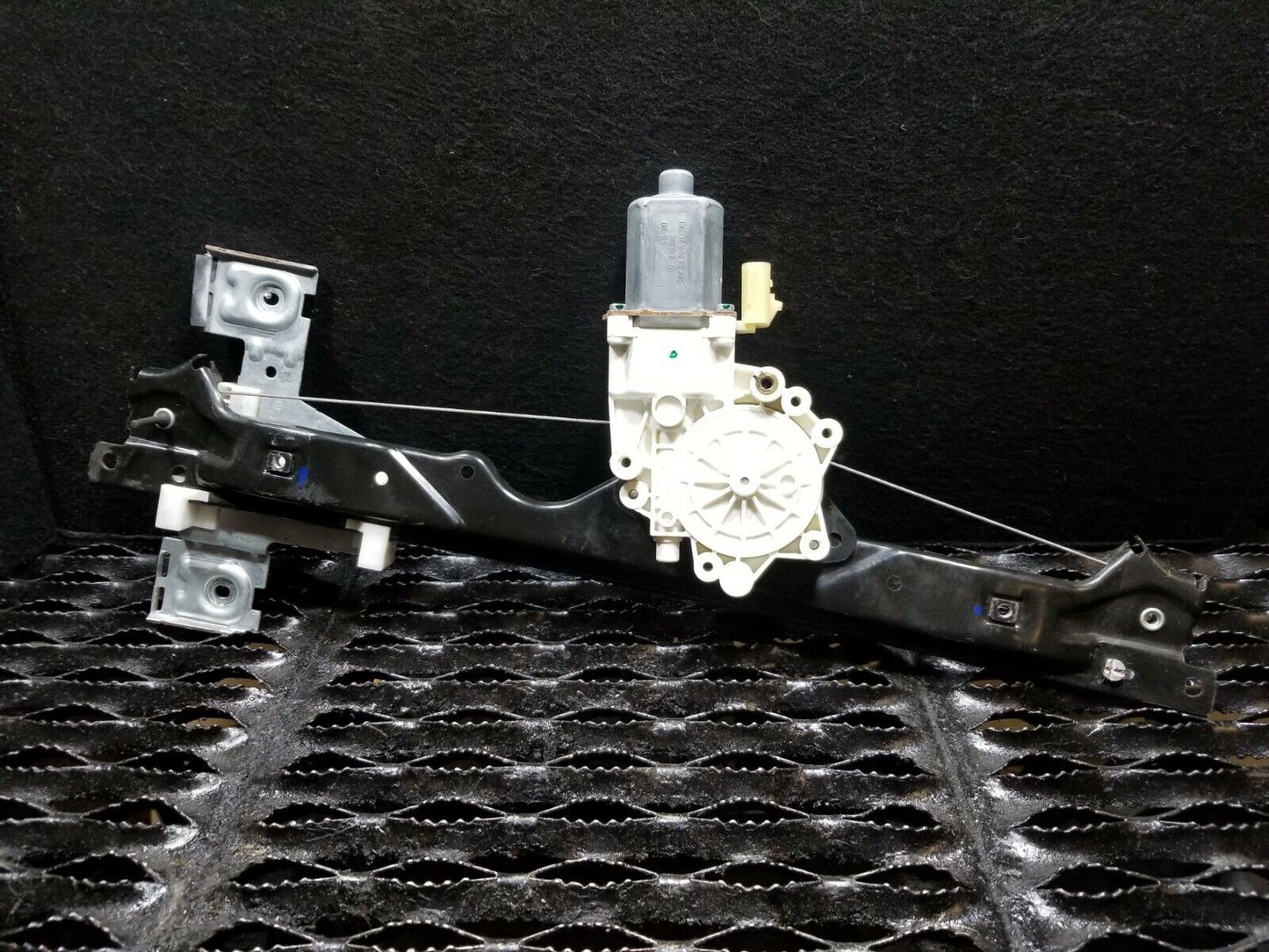 06 07 08 09 10 Jeep Grand Cherokee Rear Left Driver Door Window Regulator OEM