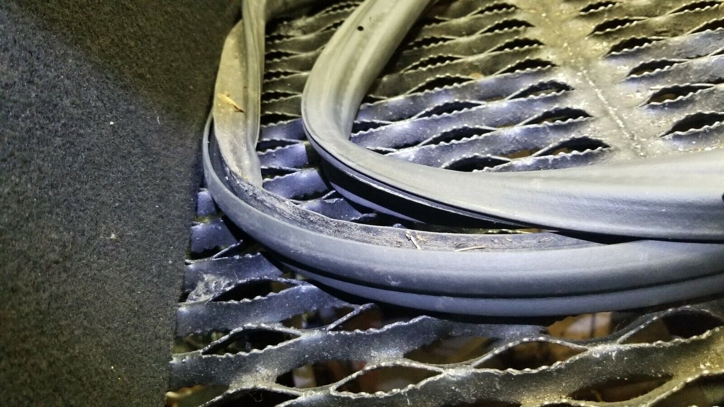 08 09 10 11 Saab 93 9-3 Rear Trunk Weatherstrip Seal OEM