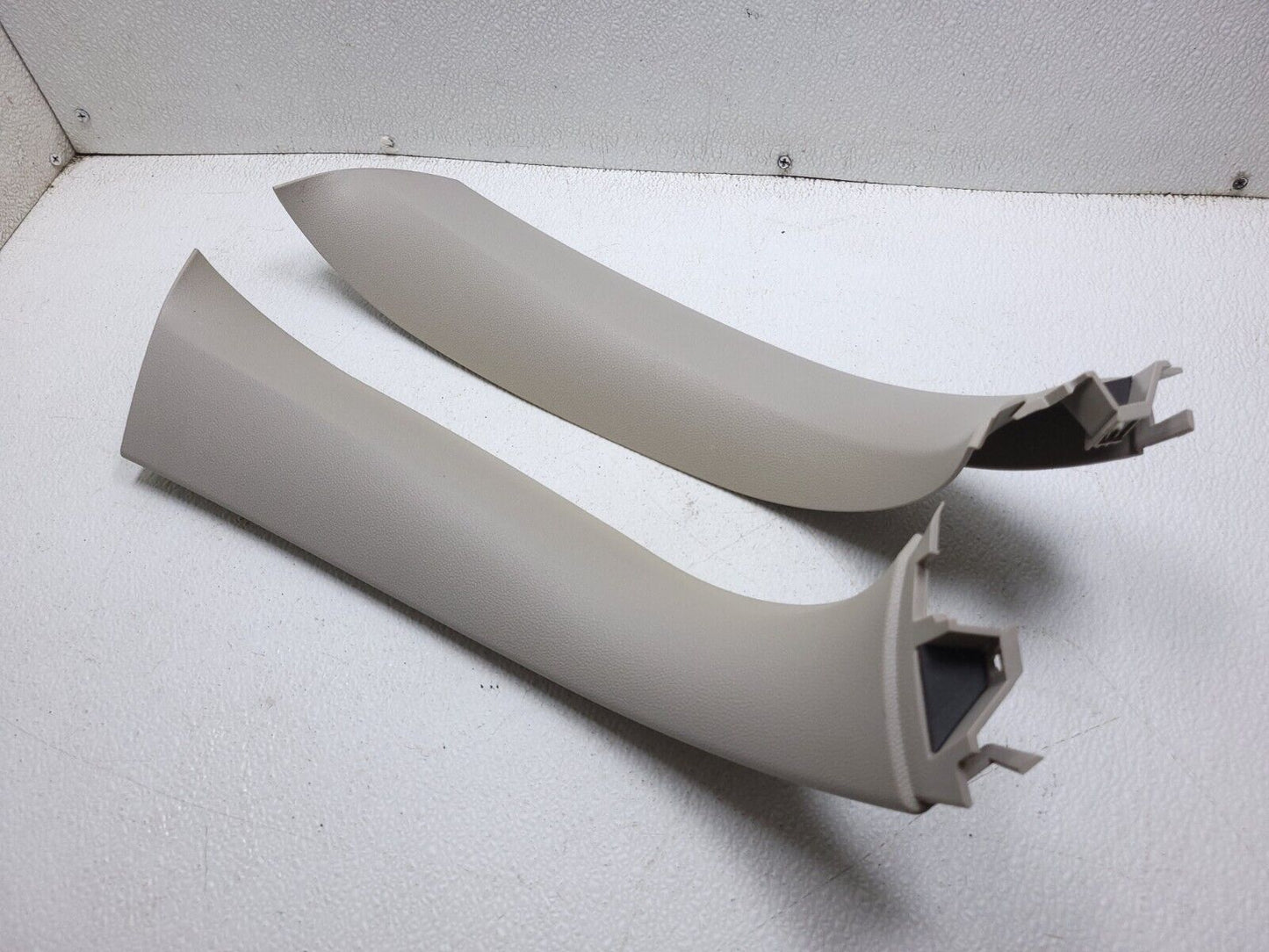 06 07 08 09 10 11 Mercedes Ml500 Rear Trunk Lid Liftgate Trim Cover Pair OEM